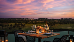 Sperimenta il lusso festivo e le vivaci celebrazioni presso Victoria Golf Resort & Spa a Vilamoura Algarve.