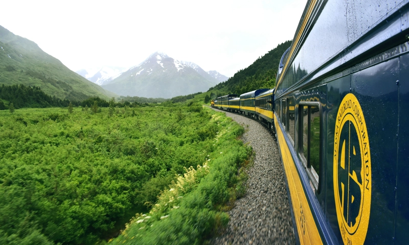 How Micro-Retirements and Off-Peak Travel Are Transforming the 2026 Tourism Landscape