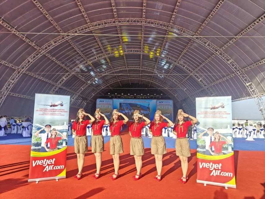 Vietjet নতুন হ্যাংগার এবং লং থান বিমানবন্দরে ফ্লাইট চালুর মাধ্যমে বিমান পরিবহন পরিকাঠামো উন্নত করছে