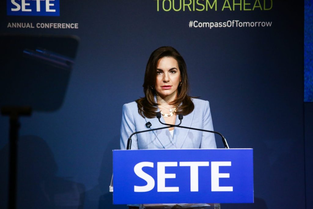Yapay Zeka Yunanistan'ın Turizm Ortamını Seyahat Edenler İçin Nasıl Geliştiriyor