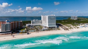 Newly Opened Riu Ventura Hotel in Cancun Boasts Luxurious All-Inclusive Features