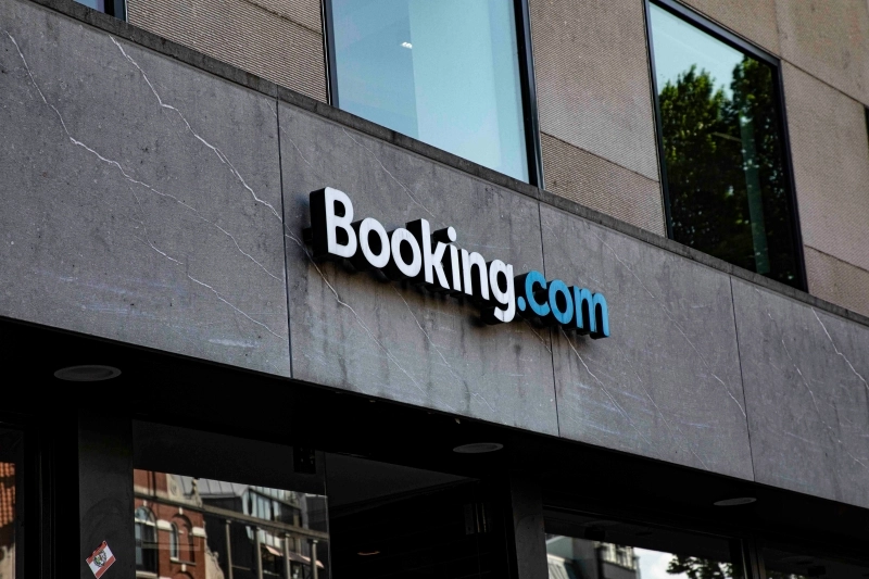 How AI Discovery Is Rewriting the Economics of Booking.com and Travel Distribution
