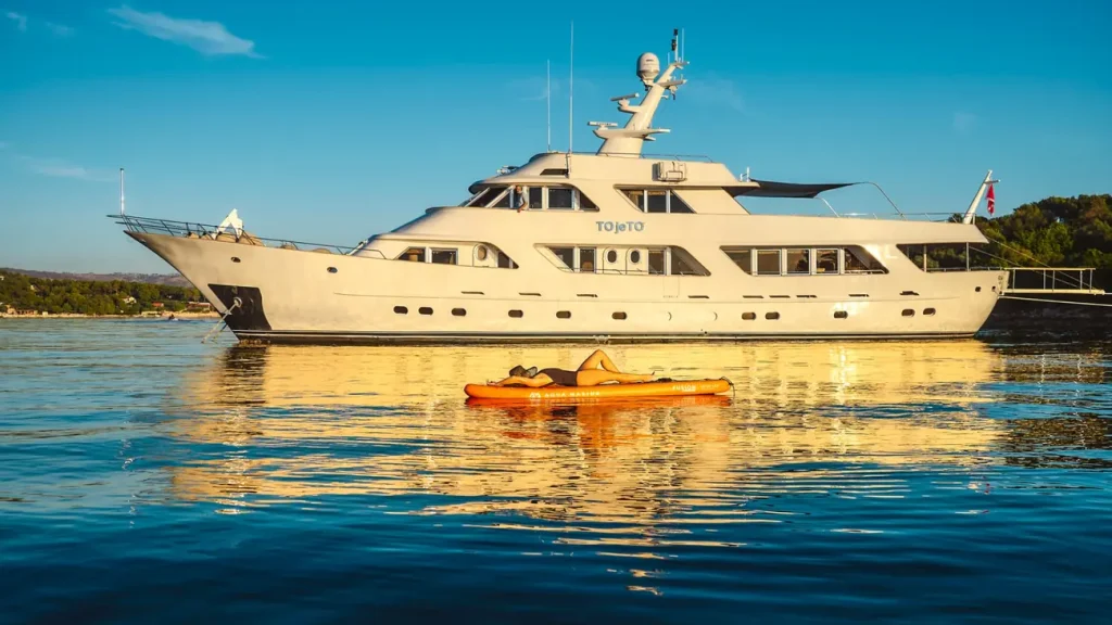 Benetti To Je To — Classic 115′ Motor Yacht for Private Adriatic Charters