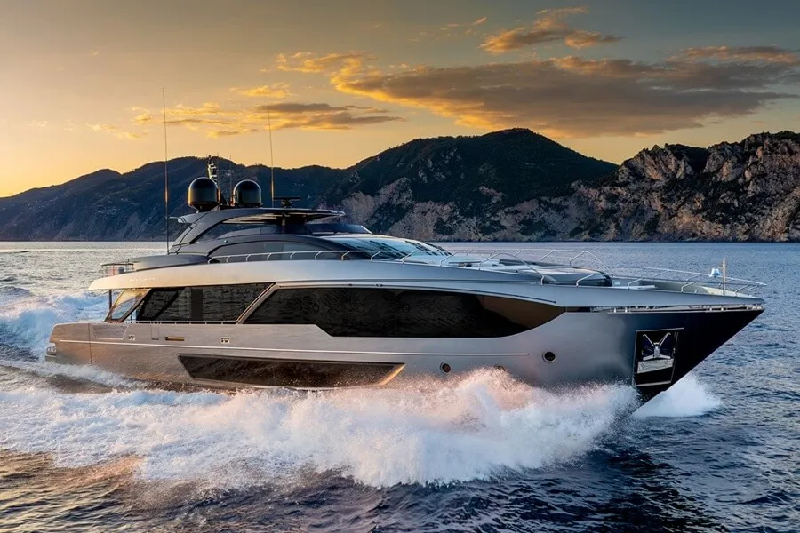 Riva 112′ Dolcevita Super：将经典轮廓延伸至34米飞桥