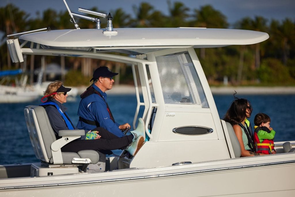 Wie heeft een vaarbewijs nodig en hoe beïnvloedt dit uw vakantie aan het water