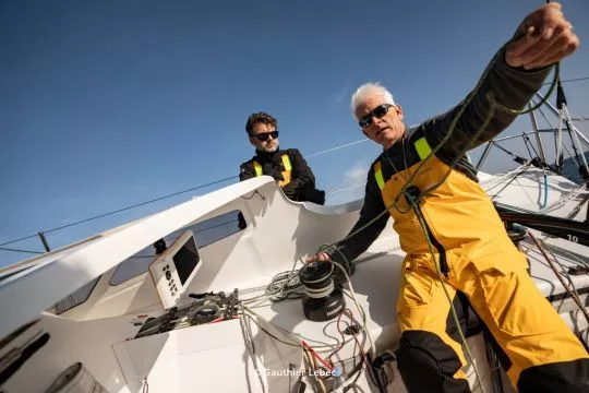 Vincent Riou a preparar o Class40 Pierreval Fondation GoodPlanet para a Transat Café l’Or 2025