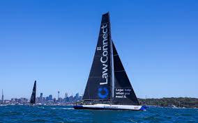 LawConnect och Master Lock Comanche duellerar utanför Sydney Heads medan Sydney Hobart-flottan sätter kurs söderut