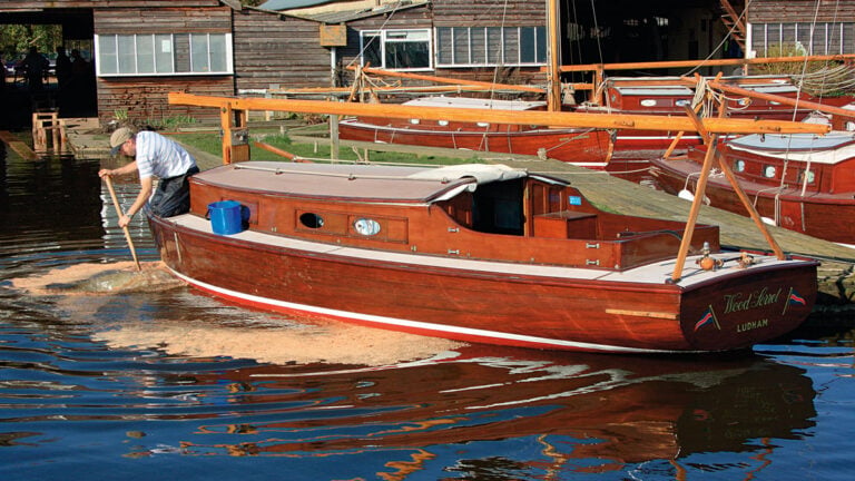 How to Use Sawdust to Stem Leaks on Wooden Boats After Relaunch