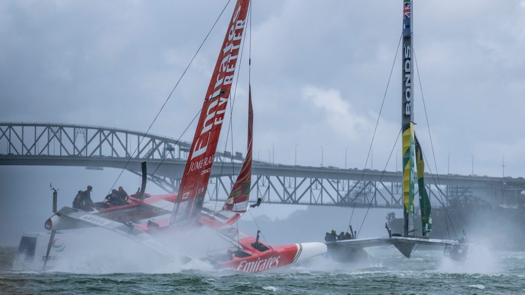 汤姆·斯林斯比率领的澳大利亚队赢得 SailGP 奥克兰站冠军，辛克莱和奥迪内撞船受伤