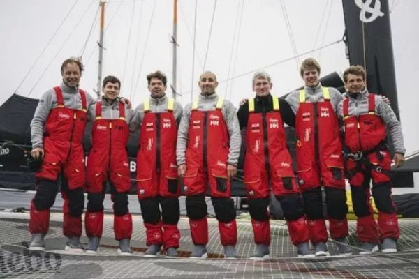 Thomas Coville startar ett nytt Jules Verne-försök ombord på Sodebo Ultim 3 och lämnar Lorient för Ushant