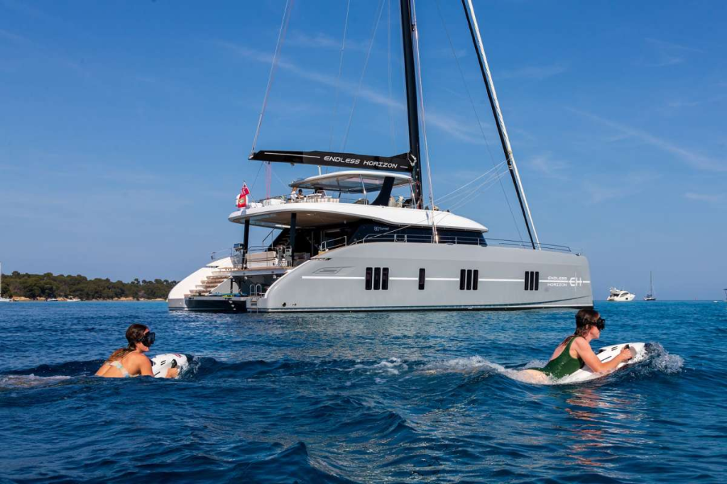 Sex skäl att välja en lyxyachtcharter istället för ett hotell
