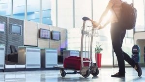 Smooth departures from Manchester Airport: how to plan parking, transfers and nearby tours