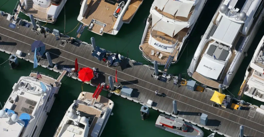 Miami Xalqaro Boat Show 2026: Suvda va qirg'oqda nimalarni kutish kerak