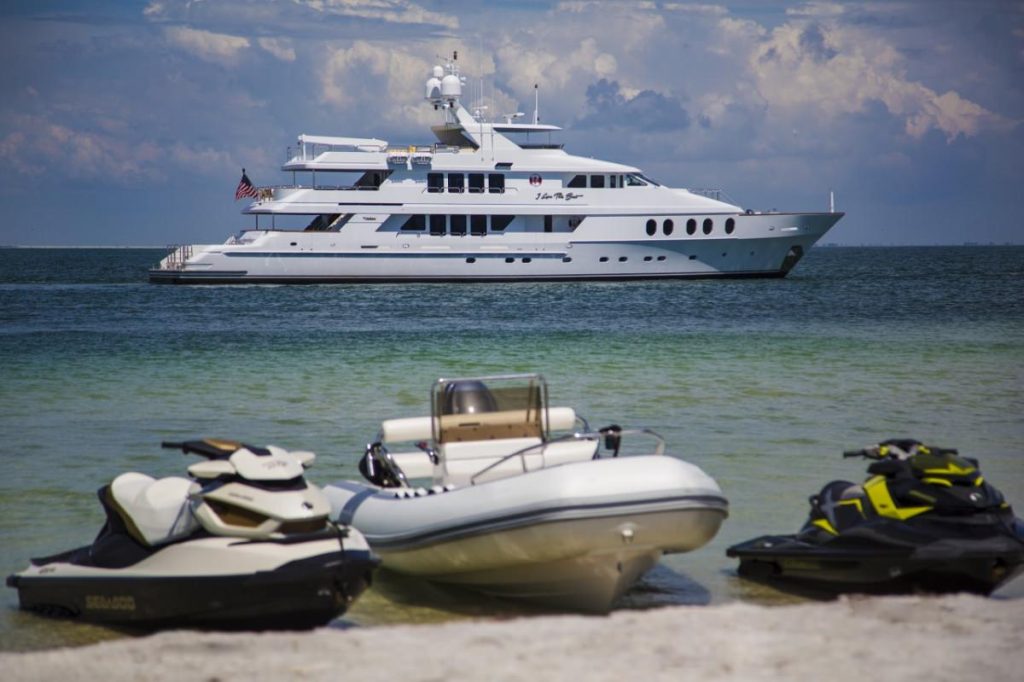 特价租赁：44米 I LOVE THIS BOAT 动力艇，2025 年冬季于巴哈马和佛罗里达州可租赁