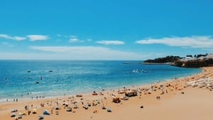 Summer 2026 Booking Trends: Travellers Choosing 5–7 Night Breaks to Reduce Cost-Per-Day