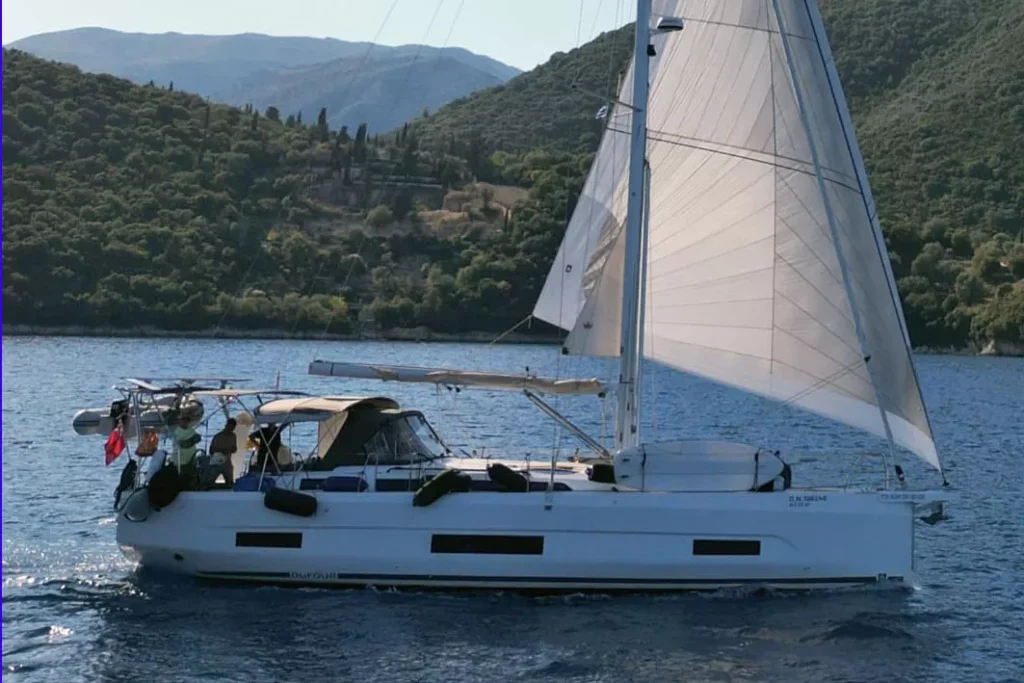 Dufour 470: Rig Dimensions, Deck Versions and Practical Cruising Notes