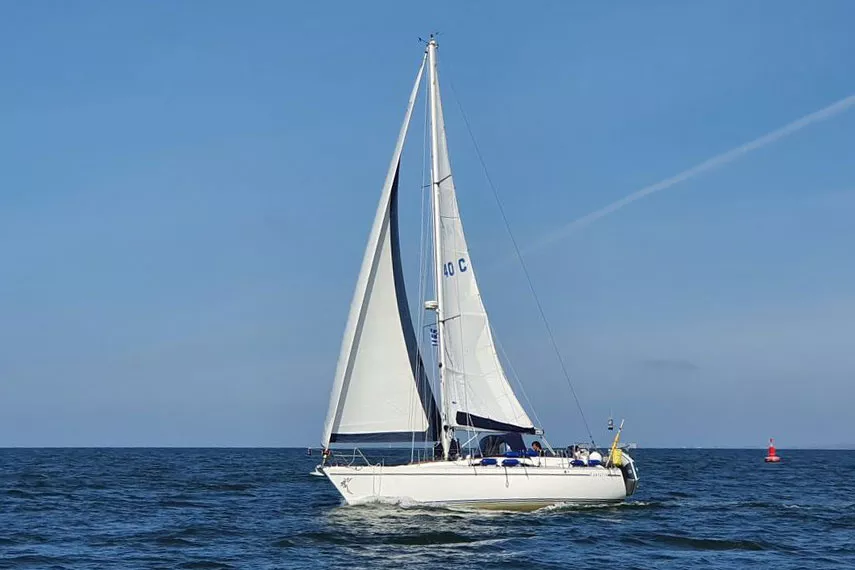 Moody 37 Practical Review: Harbour Requirements, Design Ratios and Liveaboard Comfort