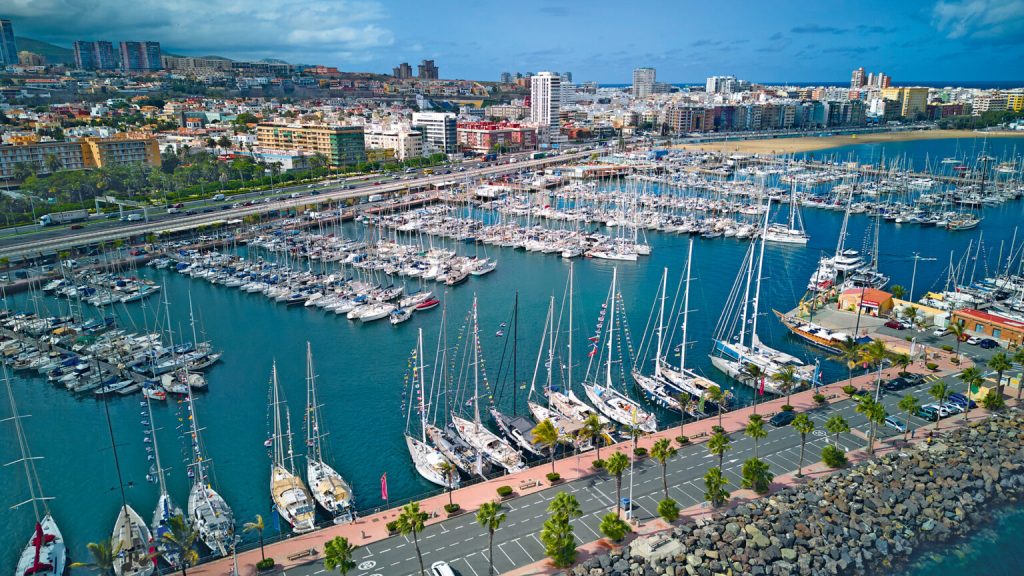 How supply, VAT and broker timing shape the market for 40–60ft used yachts