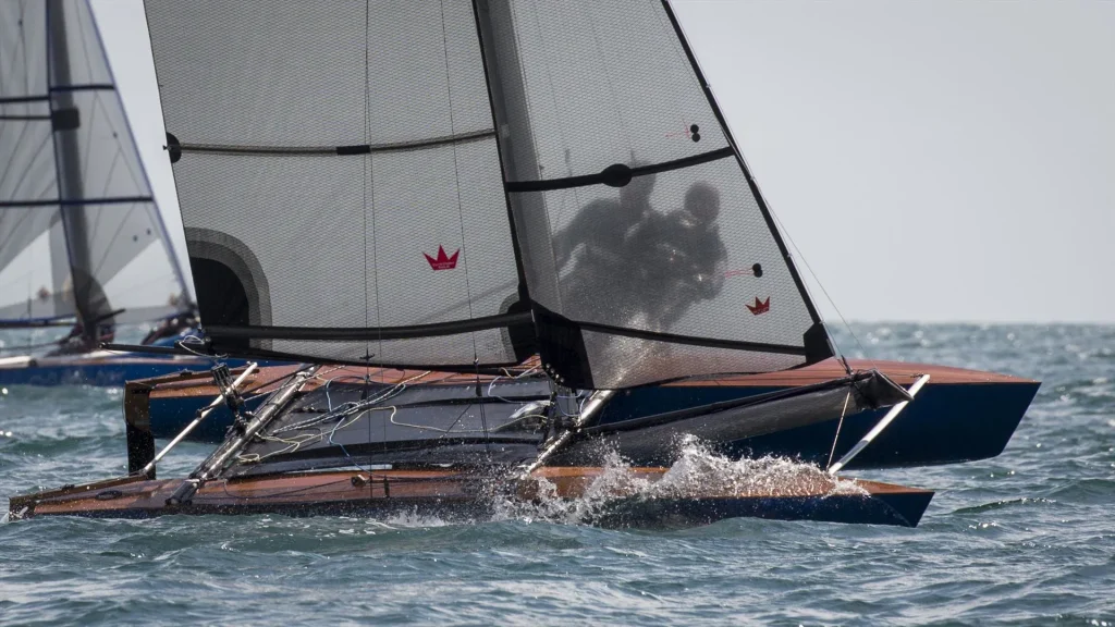 Trieda Shearwater po 70 rokoch: Od drevených trupov k plne karbónovému výkonu