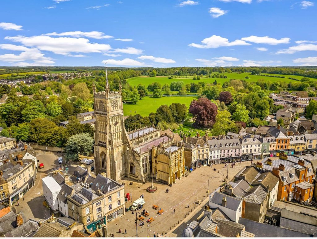 Cirencester : liaisons de transport, points forts patrimoniaux et comment planifier votre visite dans les Cotswolds