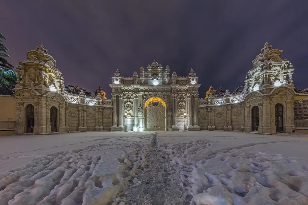 Voyage d'hiver à Istanbul : Comment la neige affecte les transports, les visites touristiques et où se réchauffer